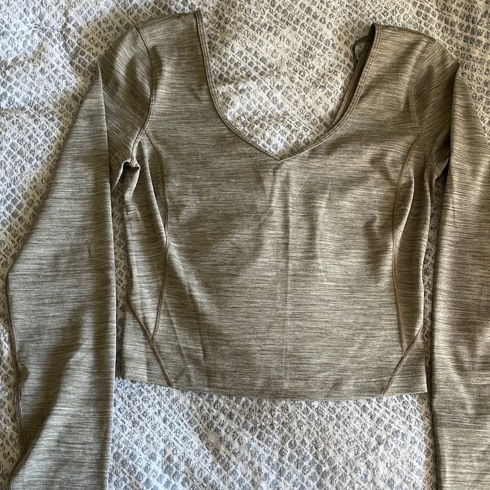 Lululemon long sleeve v neck size 6, brown